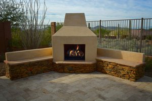 Custom concrete swimming pool built by Saturn Pool Company in Arizona