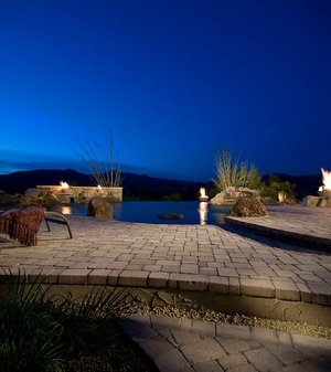 Custom concrete swimming pool built by Saturn Pool Company in Arizona